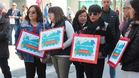 Concentración por el mal estado de los colegios públicos de León