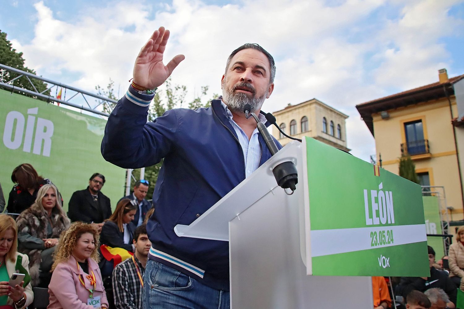 Acto político de precampaña de VOX en León (1)