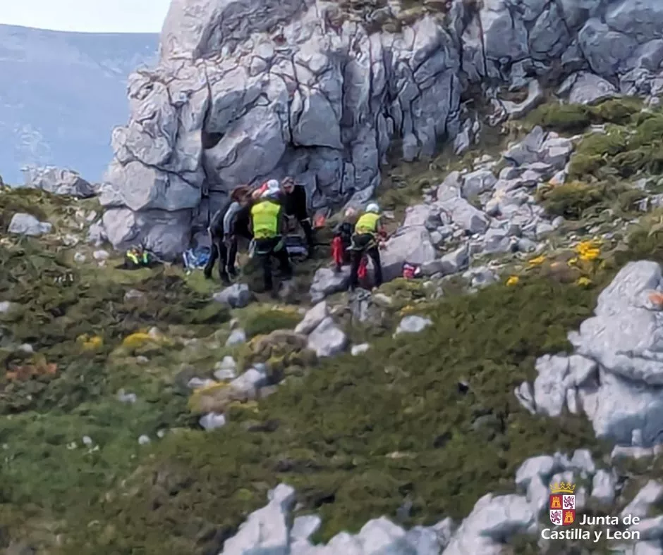 Rescate en un accidente de montaña en la Sierra de la Serrona, situada en Rabanal de Luna 1