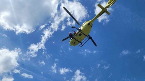 Helicóptero de rescate de la Junta de Castilla y León | Localizado sin vida un varón de 72 años en una masa de agua próxima a Villar de Mazarife (León)
