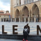 España de punta a punta para reencontrarse a sí mismo: La curiosa peregrinación de Edgar a su paso por León