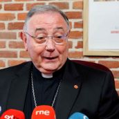 El obispo de León espera “con alegría” su participación en la misa de inicio del pontificado de León XIV 