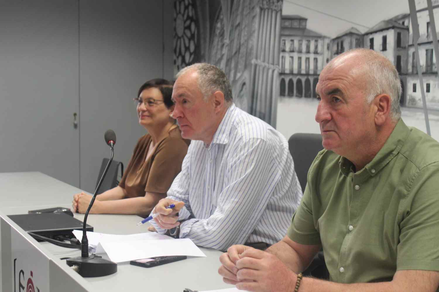Sendino (UPL) cree que el Ayuntamiento "no puede mirar para otro lado hasta que no haya un acuerdo o una sentencia" en relación a los colegios de León