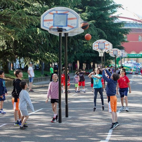 El Campus Gigantes del Basket vuelve a León con cinco días de baloncesto y actividades para jóvenes El Campus Gigantes del Basket vuelve a León con cinco días de baloncesto y actividades para jóvenes