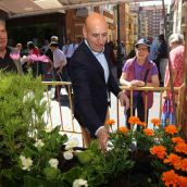 León celebra el Día del Medio Ambiente con un reparto de plantas y campañas de fomento del reciclaje 