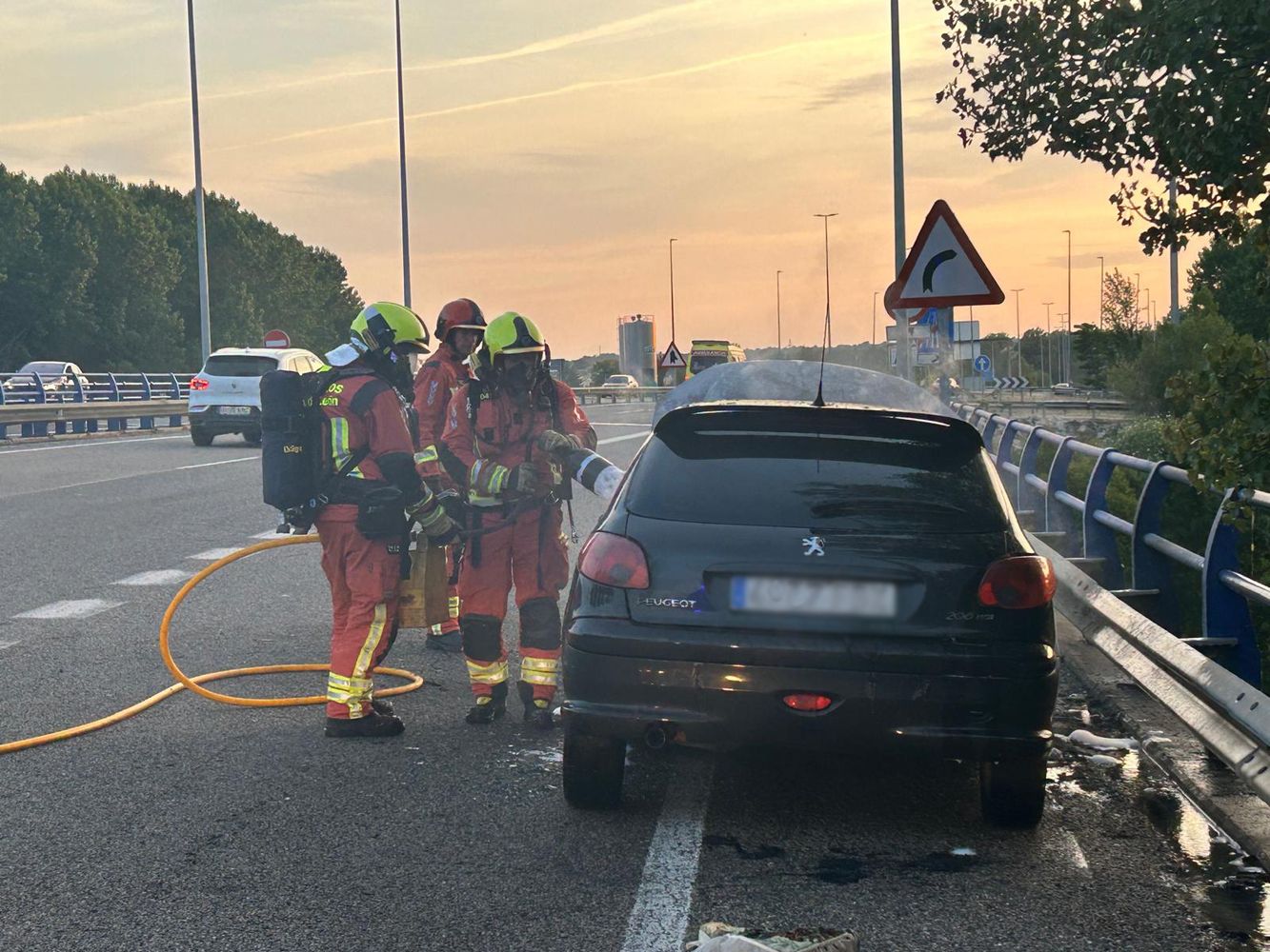 arde coche ronda sur leon 3