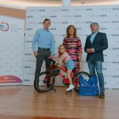 El CEL entrega el premio a la ganadora del concurso "Pequeños, Empresa y Acción" en Espacio León