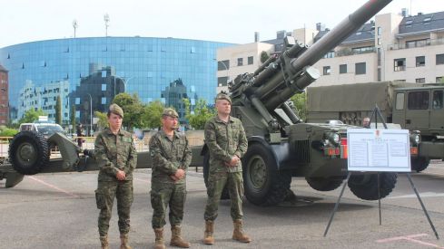 Exposición de materiales de las Fuerzas Armadas y Guardia Civil de León
