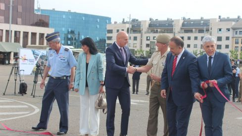 Exposición de materiales de las Fuerzas Armadas y Guardia Civil de León