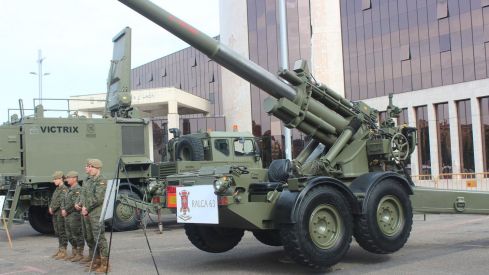 Exposición de materiales de las Fuerzas Armadas y Guardia Civil de León