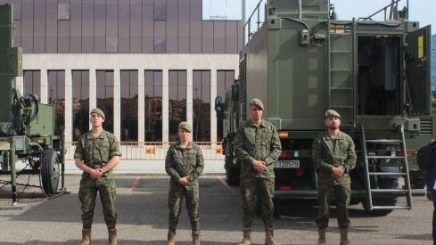 Exposición de materiales de las Fuerzas Armadas y Guardia Civil de León