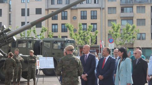 Exposición de materiales de las Fuerzas Armadas y Guardia Civil de León