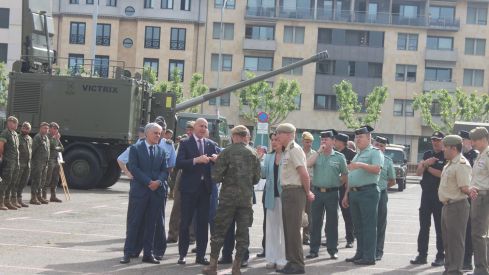 Exposición de materiales de las Fuerzas Armadas y Guardia Civil de León