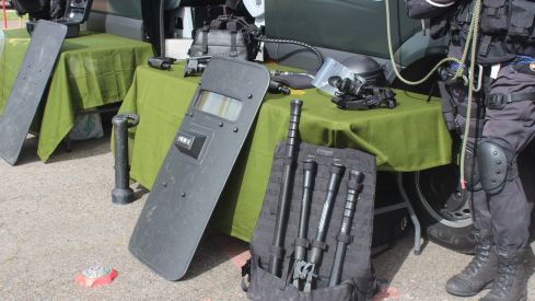 Exposición de materiales de las Fuerzas Armadas y Guardia Civil de León