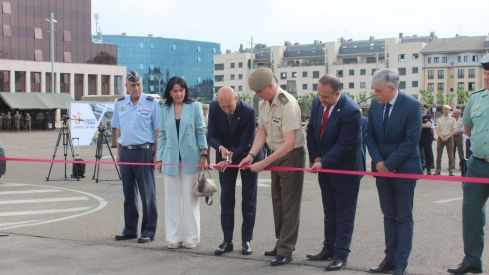 Exposición de materiales de las Fuerzas Armadas y Guardia Civil de León