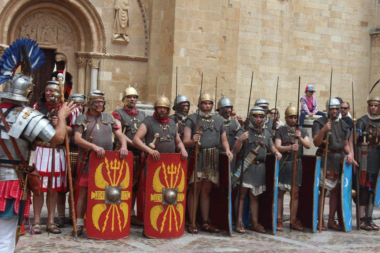 Desfile Imperial de la celebración del Natalicio del Águila Desfile Imperial de la celebración del Natalicio del Águila