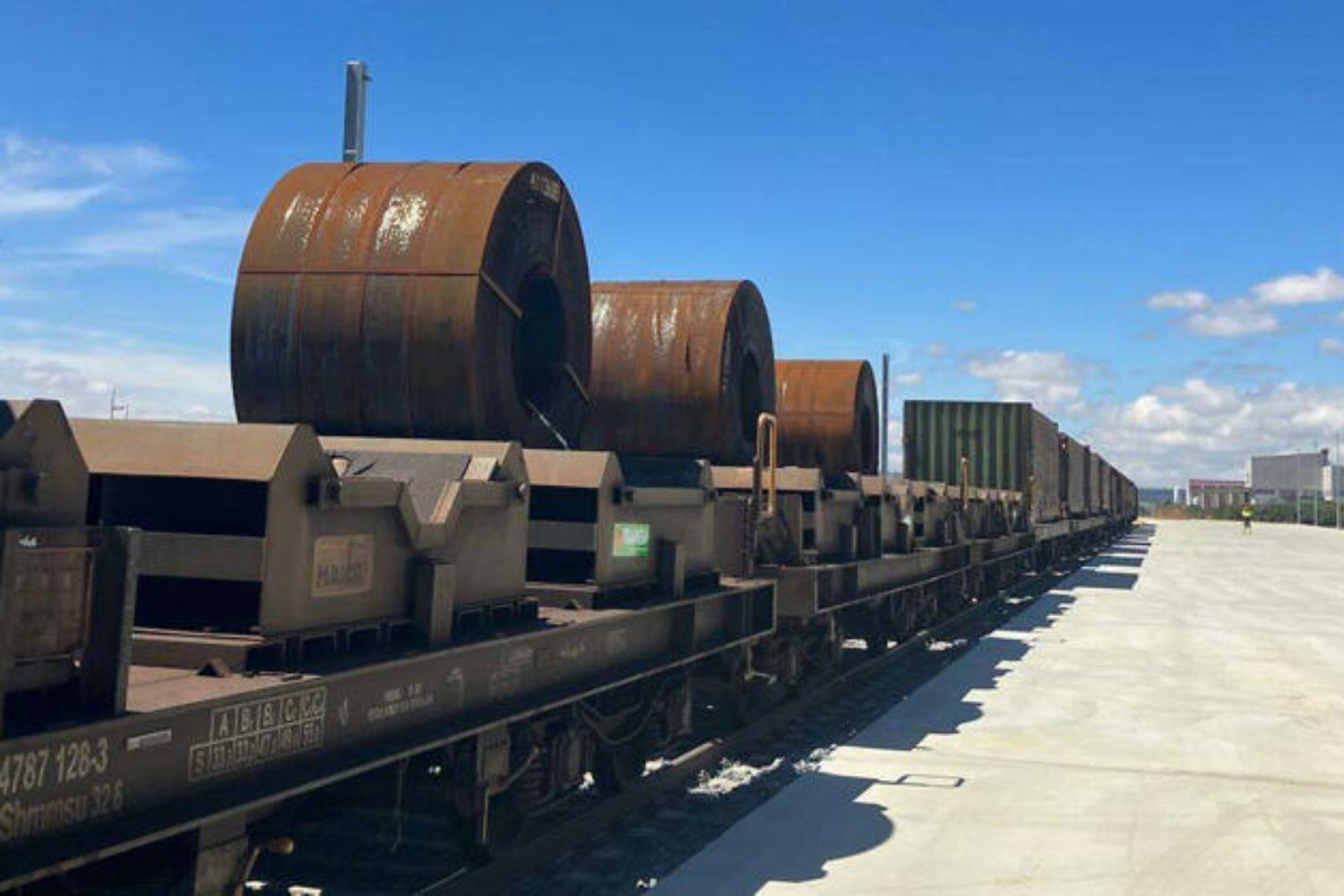 El nuevo ramal ferroviario de Villadangos del Páramo (León) se estrena hoy con el primer transporte de materia prima a León Coated Solutions