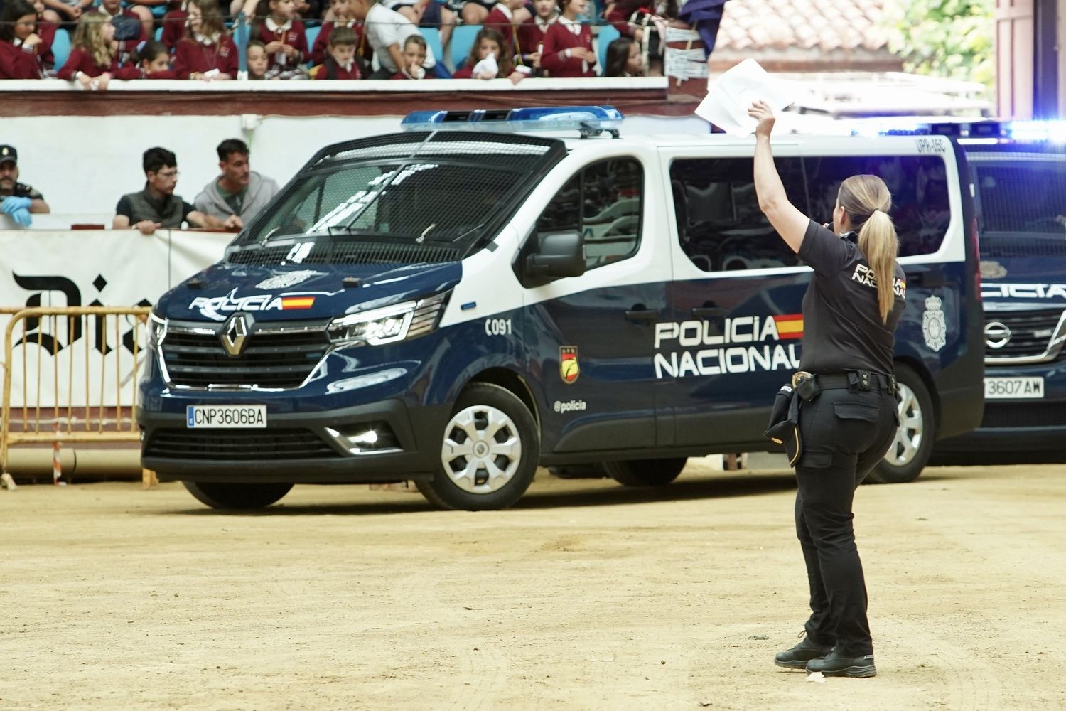  Exhibición de medios policiales en la plaza de toros de León | Campillo / ICAL 