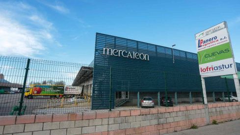 El Ayuntamiento de León y Mercasa se reunen para planificar el futuro de MercaLeón El Ayuntamiento de León y Mercasa se reunen para planificar el futuro de MercaLeón