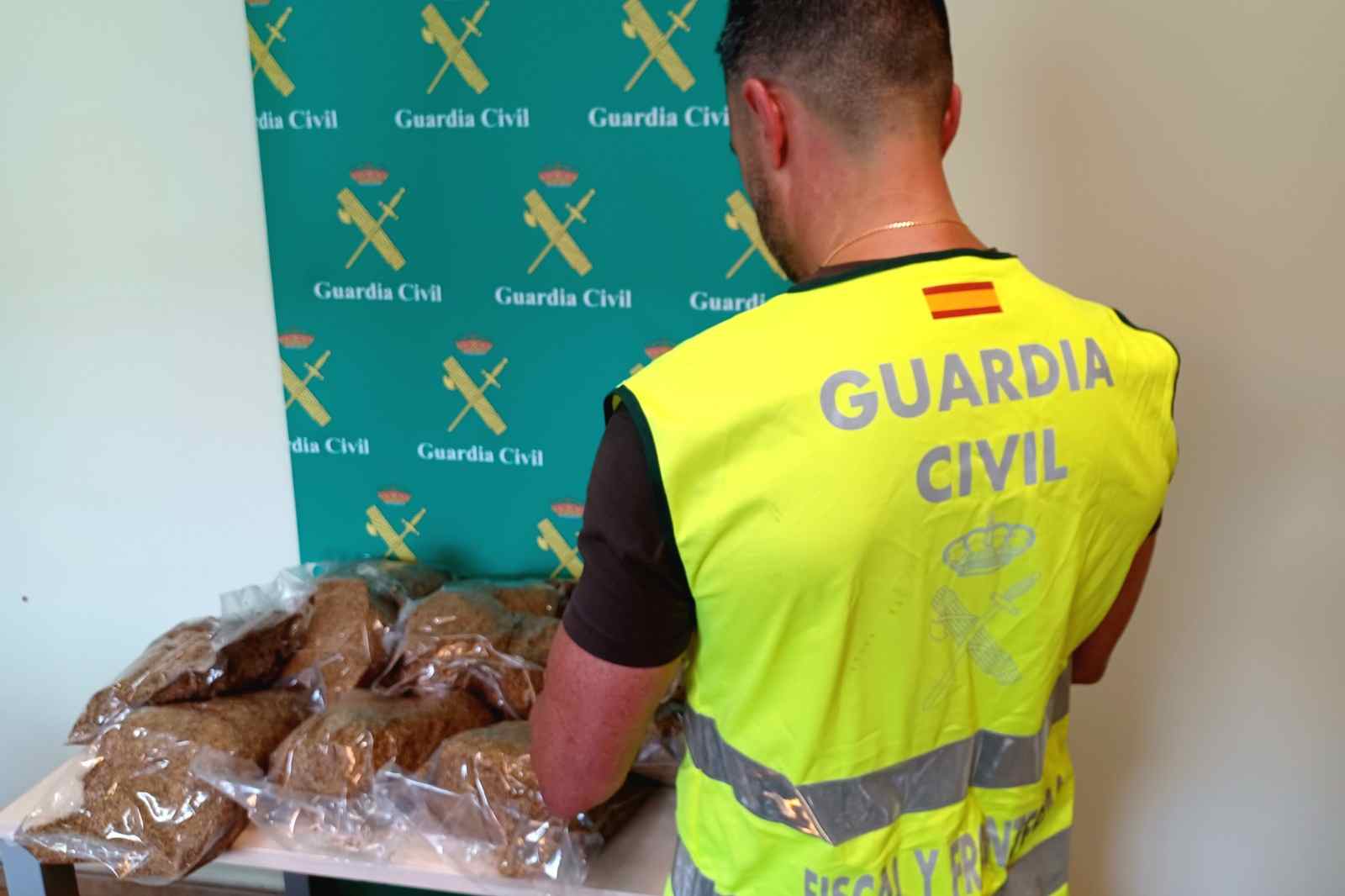 La Guardia Civil de León incauta cerca de 36 kilos de picadura de tabaco ilegal 