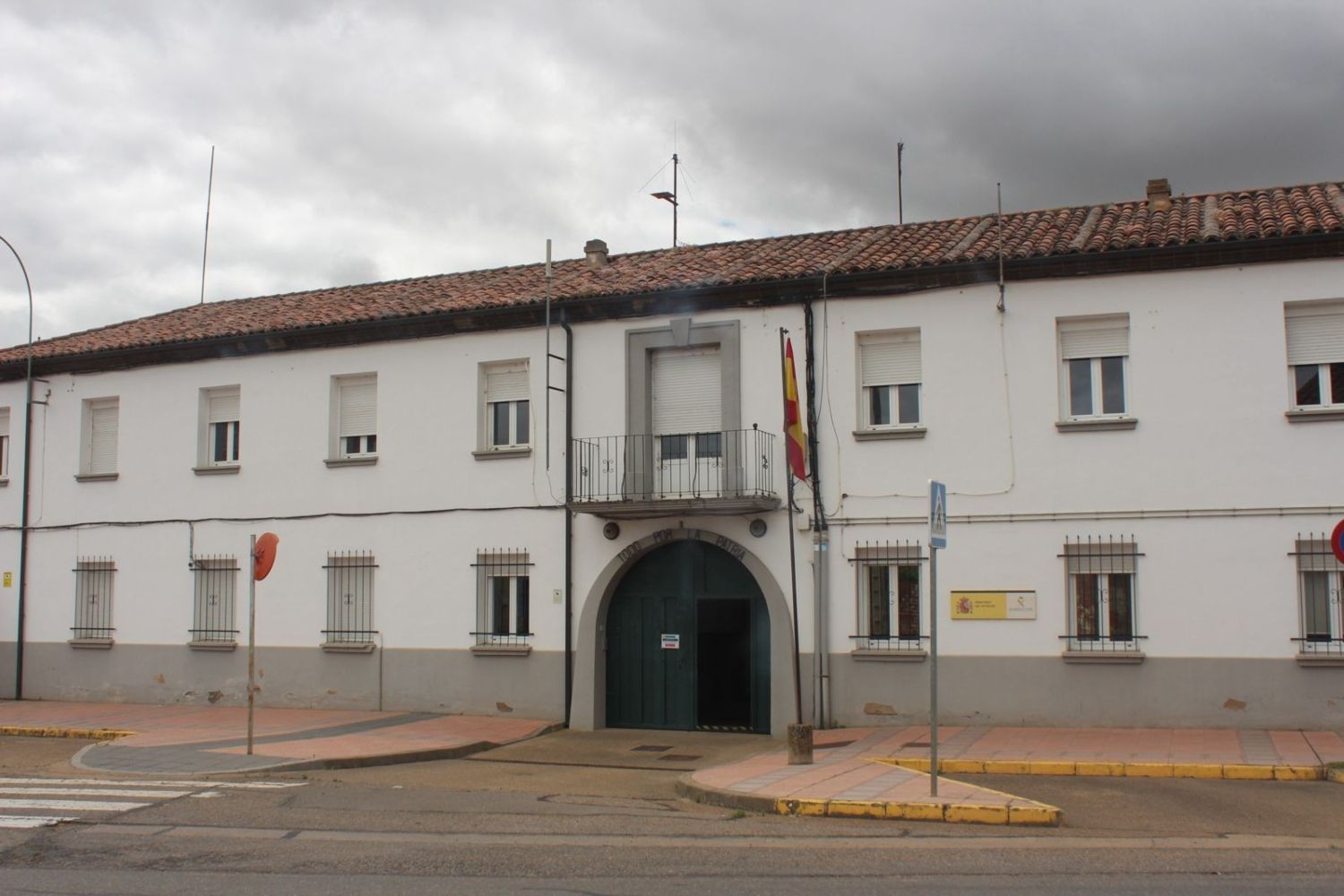 Cuartel de la Guardia Civil de Valencia de Don Juan