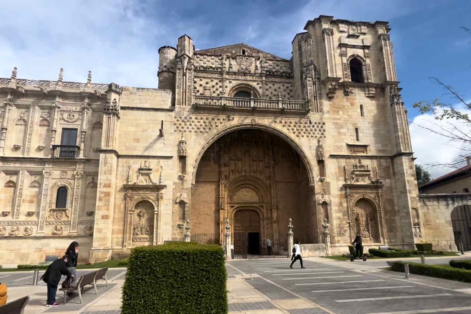 Fachada de la iglesia de San Marcos en León