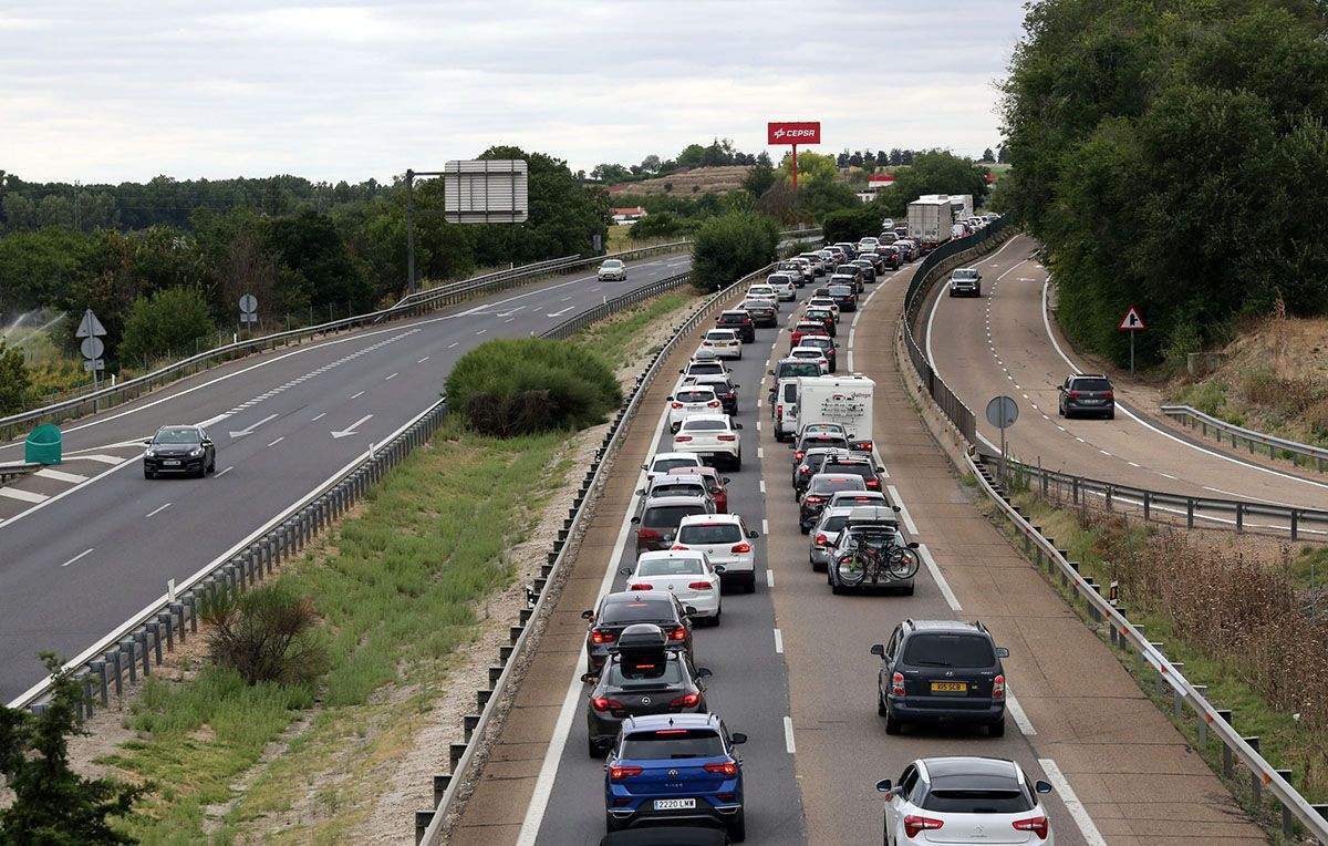 Tráfico intenso durante la Operación Salida de agosto en Castilla y León