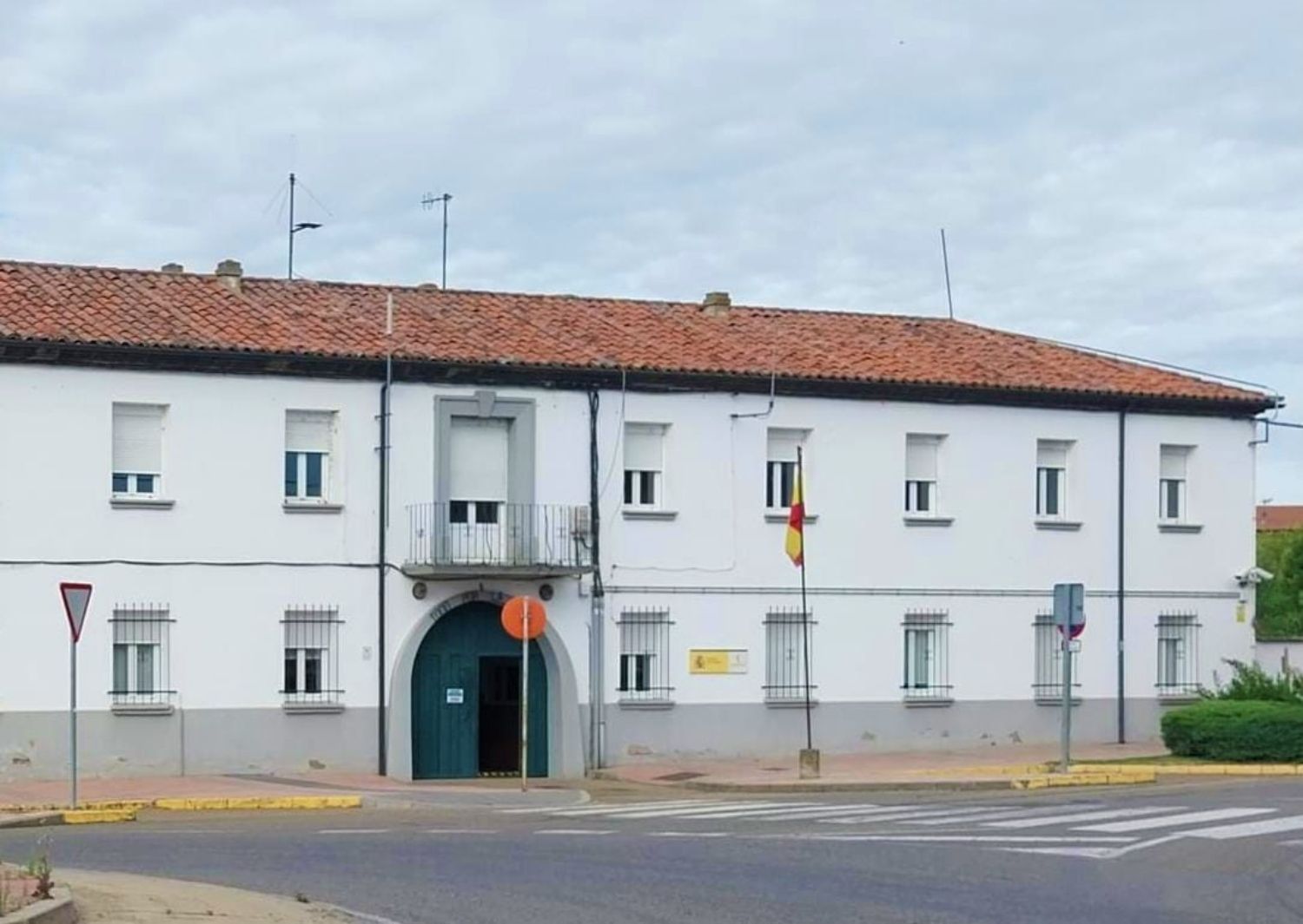 Cuartel de la Guardia Civil Valencia de Don Juan