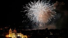 Suspendidos los fuegos artificiales y el espectáculo de drones de San Pedro en León Suspendidos los fuegos artificiales y el espectáculo de drones de San Pedro en León
