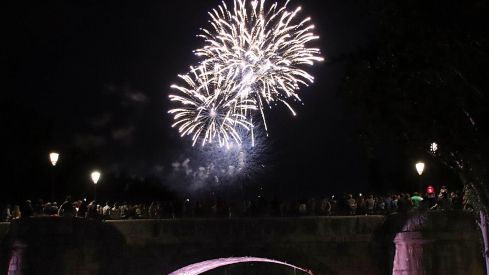 Fuegos artificiales en la Noche de San Juan | Peio García / ICAL