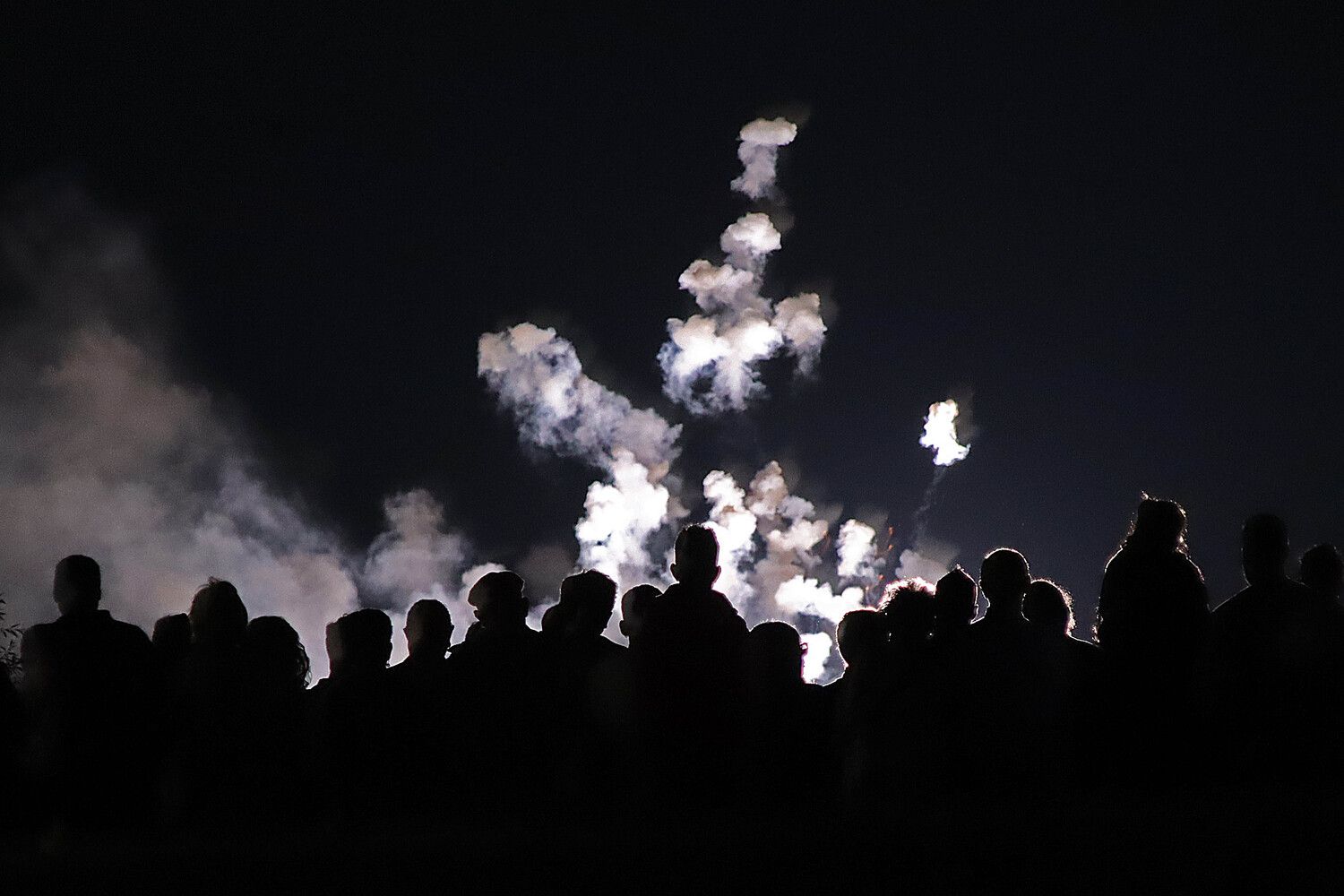 Fuegos artificiales en la Noche de San Juan  | Peio García / ICAL