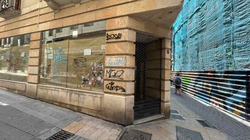 IU pide al Ayuntamiento de León que no modifique la normativa para poder convertir locales en viviendas