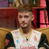 El rapero español Bnet acude al podcast 'Club 113' con la camiseta de la Cultu de Baloncesto