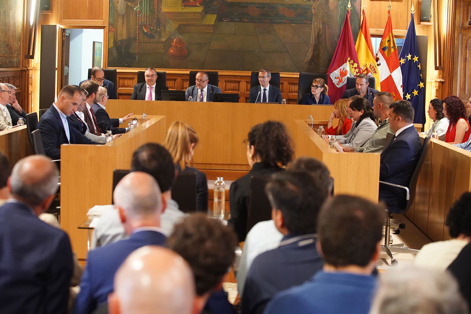 Celebración del pleno Diputación de León Autonomía Leonesa4