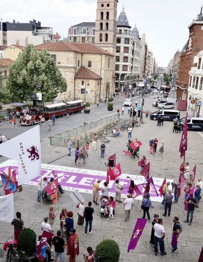 Celebración del pleno Diputación de León Autonomía Leonesa7