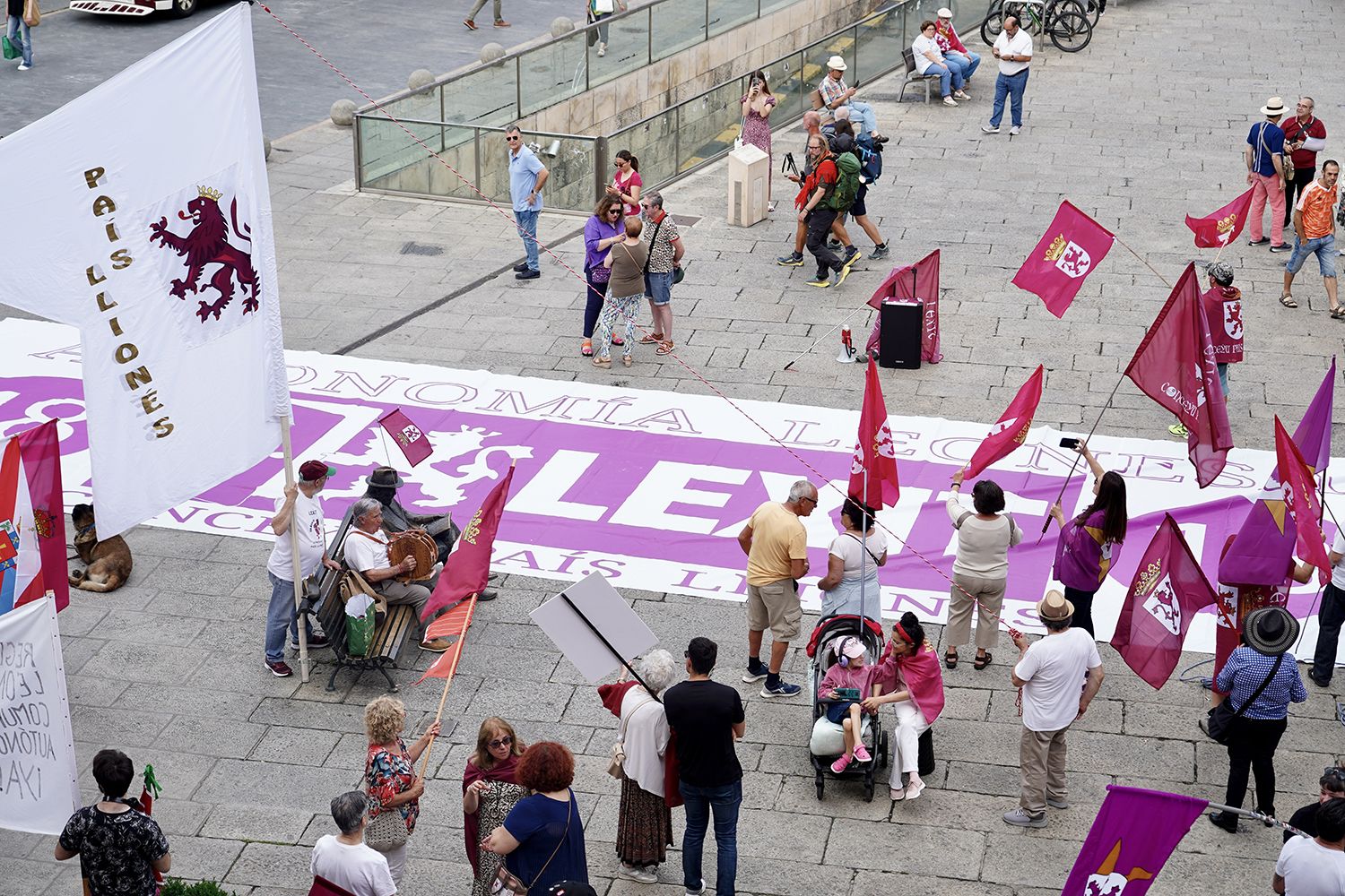 Celebración del pleno Diputación de León Autonomía Leonesa8