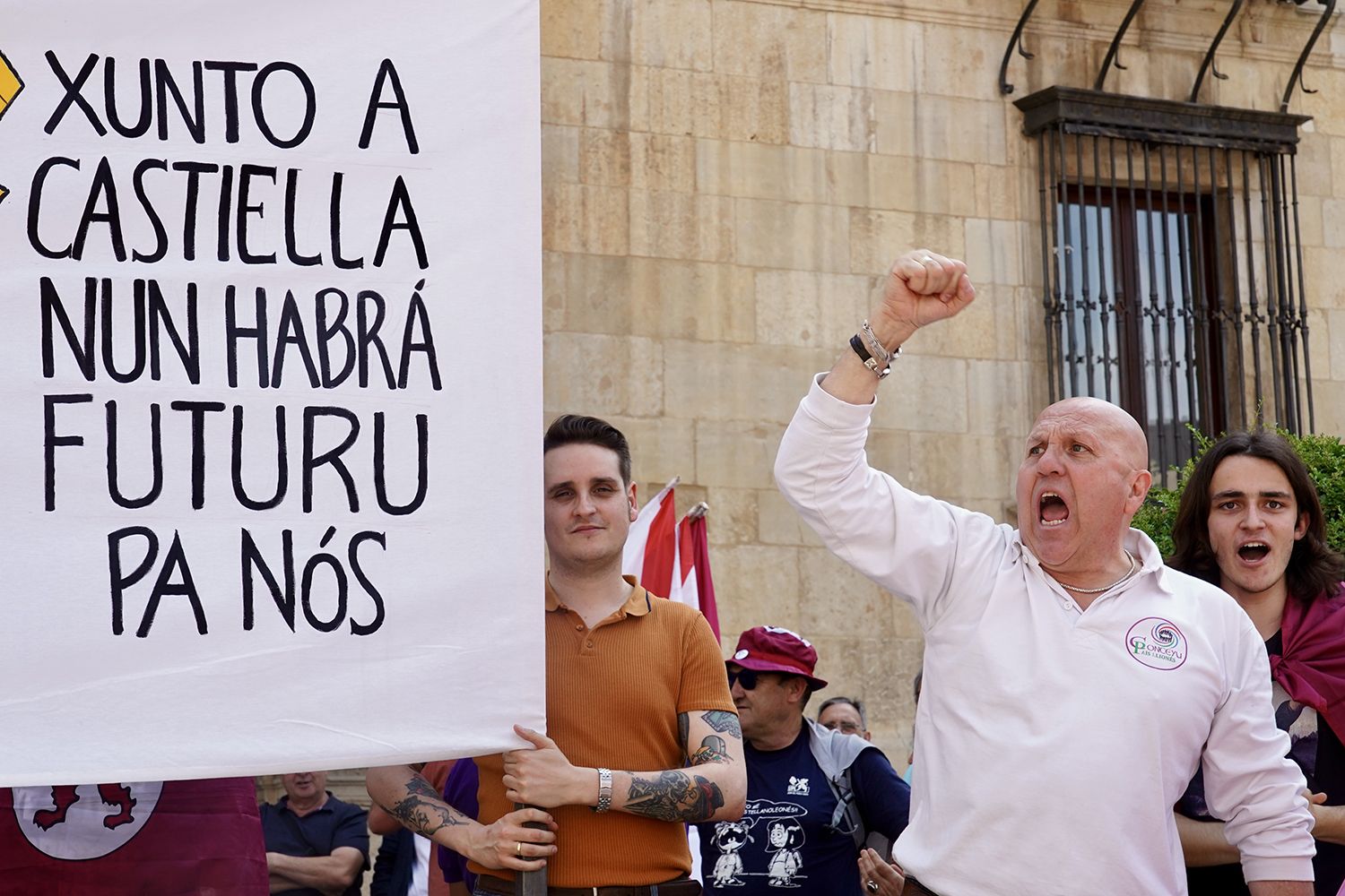 Celebración del pleno Diputación de León Autonomía Leonesa23