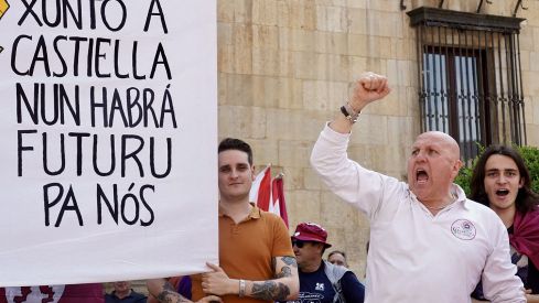 Celebración del pleno Diputación de León Autonomía Leonesa23