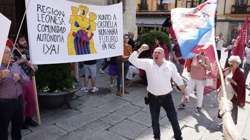 Celebración del pleno Diputación de León Autonomía Leonesa24