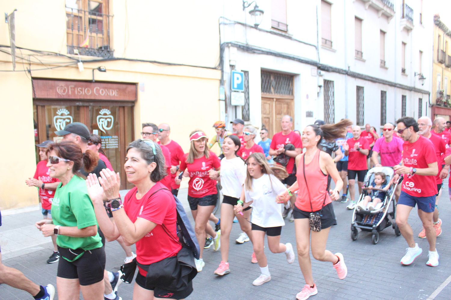 La carrera 'A Santiago contra el cáncer llega a León'6