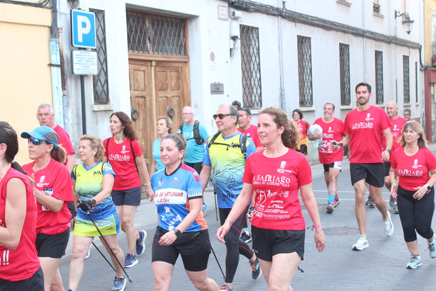 La carrera 'A Santiago contra el cáncer llega a León'10