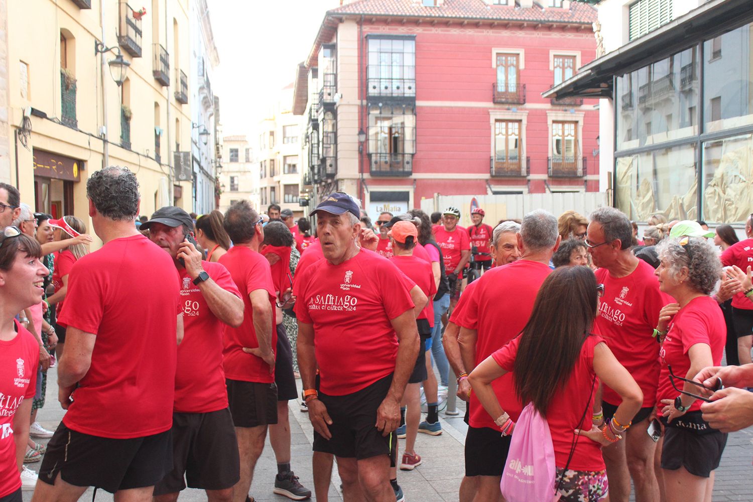 La carrera 'A Santiago contra el cáncer llega a León'14