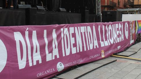 El Día de la Identidá Llionesa del Conceyu País Llionés llenará música la plaza de San Marcelo
