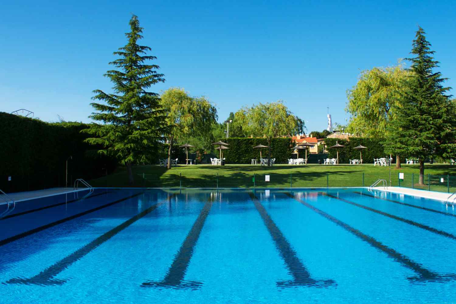 piscinas valverde de la virgen