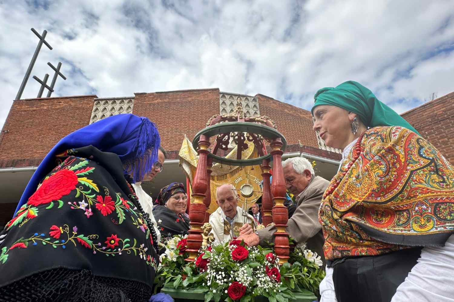 procesion san pedro puente castrp