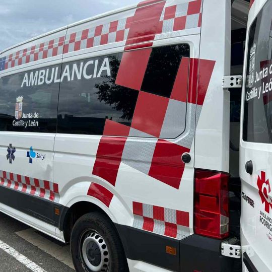Ambulancia archivo | Segundo atropello del día en León: Herido un hombre de 45 años Ambulancia archivo | Segundo atropello del día en León: Herido un hombre de 45 años