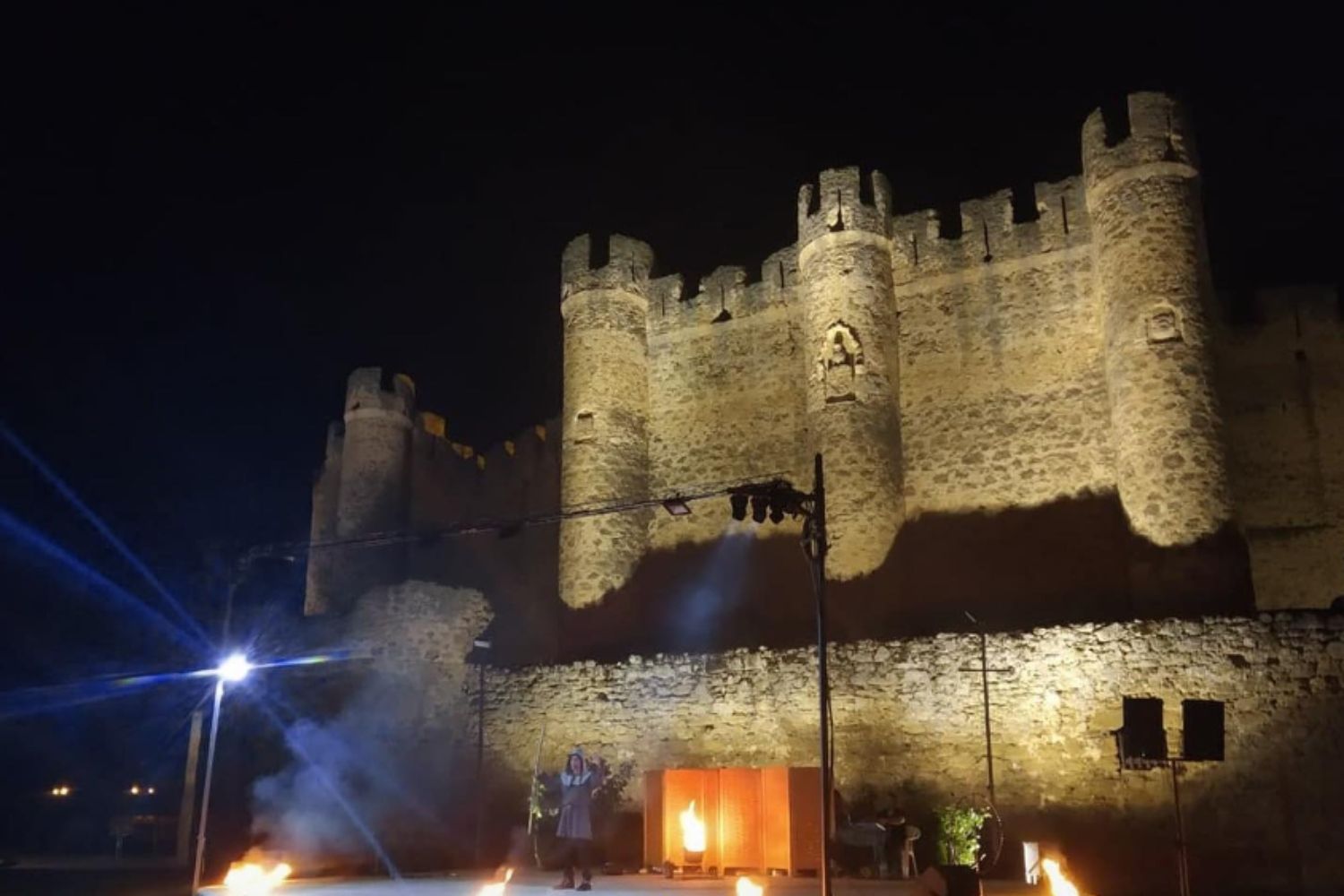 Un verano cultural bajo las estrellas con las"Noches del Castillo" en Valencia de Don Juan Un verano cultural bajo las estrellas con las"Noches del Castillo" en Valencia de Don Juan