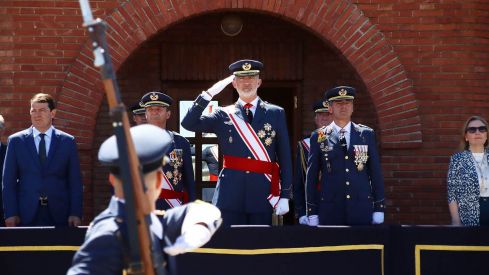 El rey preside la entrega de Reales Despachos de sargentos a los 339 integrantes de la XXXII promoción de la Academia Básica del Aire de León