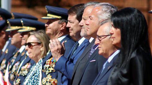 El rey preside la entrega de reales despachos en la ABA León25