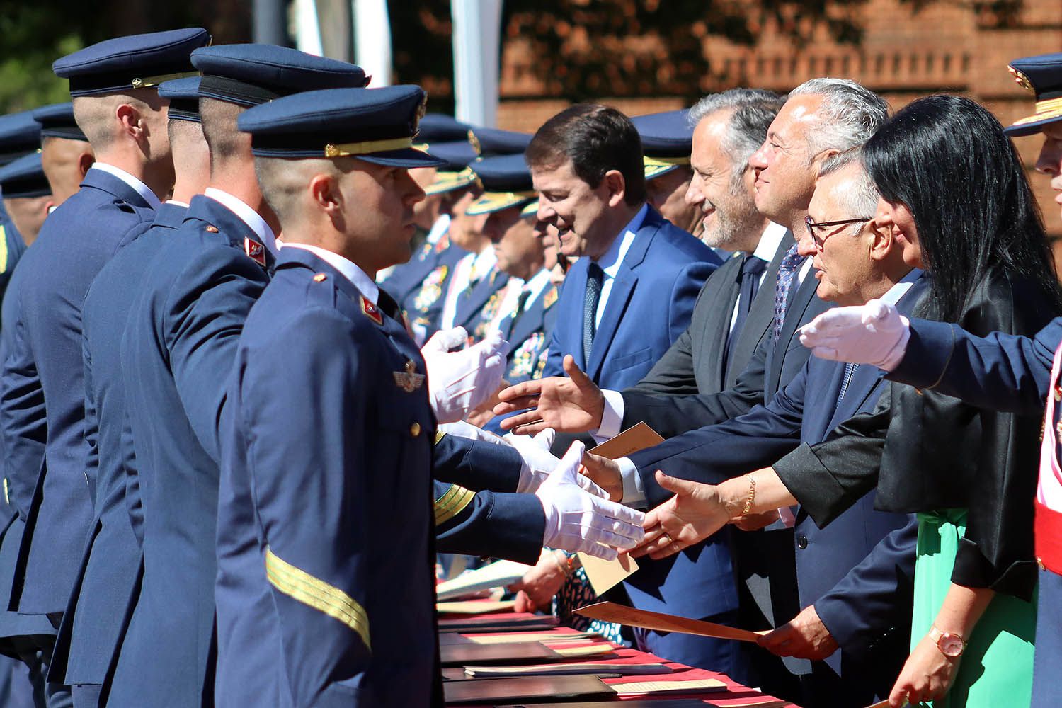 El rey preside la entrega de reales despachos en la ABA León26